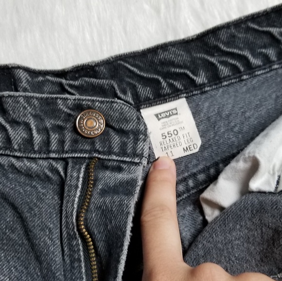 Levi's VINTAGE black 550 high waisted shorts - Picture 4 of 7